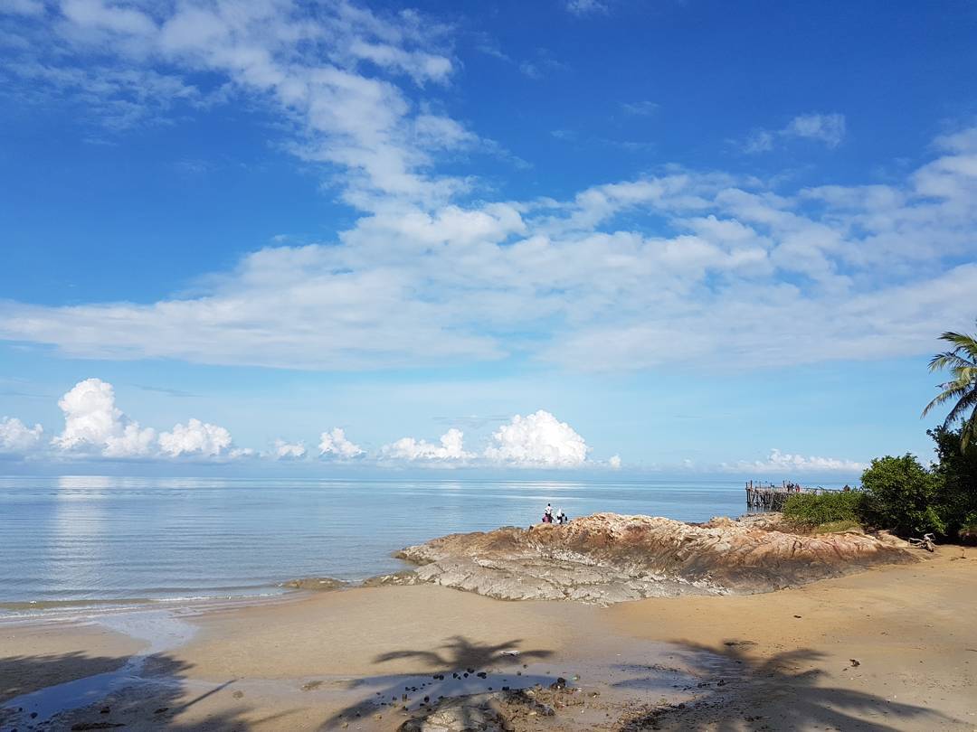 PASIR KUNING BEACH 