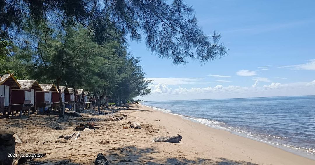 UJUNG PANDARAN BEACH 